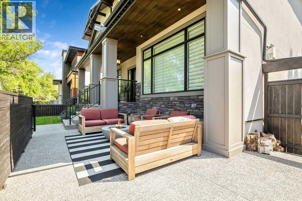 Single Family House for Sale in  White Oak Crescent SW Wildwood Calgary 