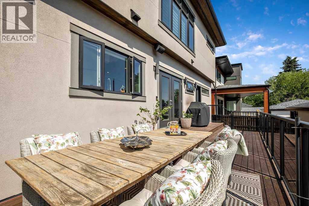 Single Family House for Sale in  White Oak Crescent SW Wildwood Calgary 