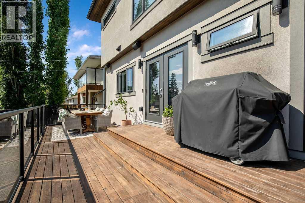 Single Family House for Sale in  White Oak Crescent SW Wildwood Calgary 