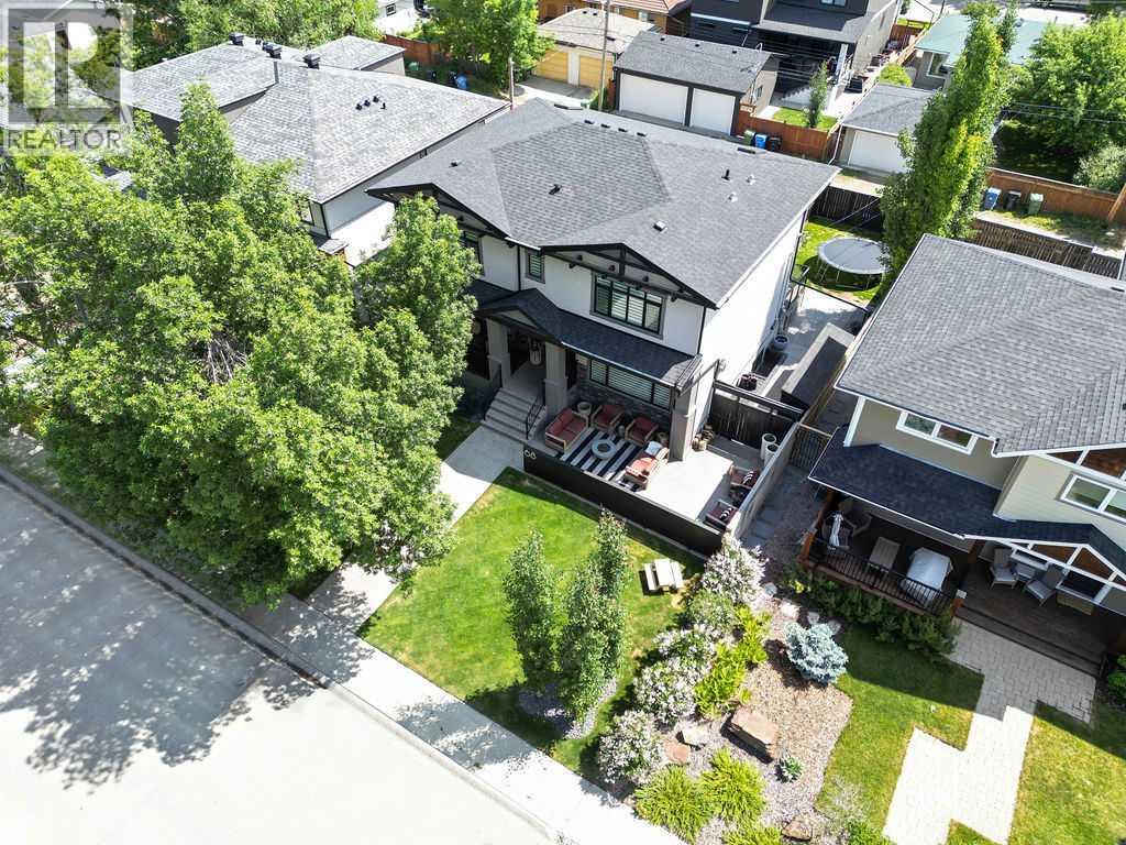 Single Family House for Sale in  White Oak Crescent SW Wildwood Calgary 