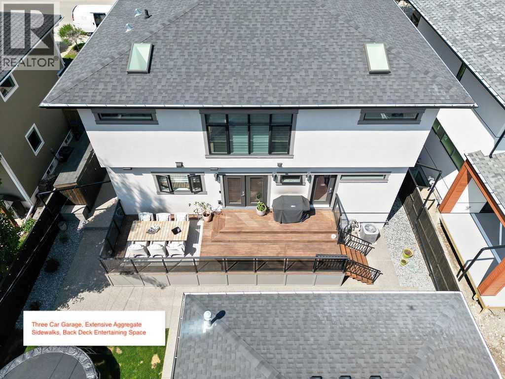 Single Family House for Sale in  White Oak Crescent SW Wildwood Calgary 