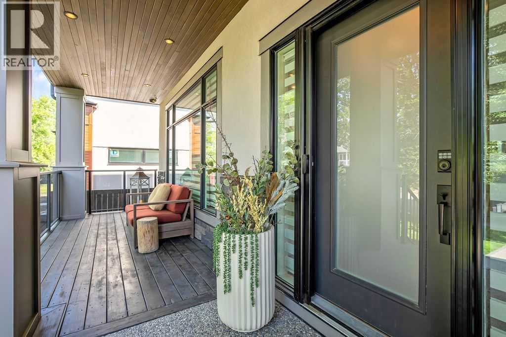 Single Family House for Sale in  White Oak Crescent SW Wildwood Calgary 