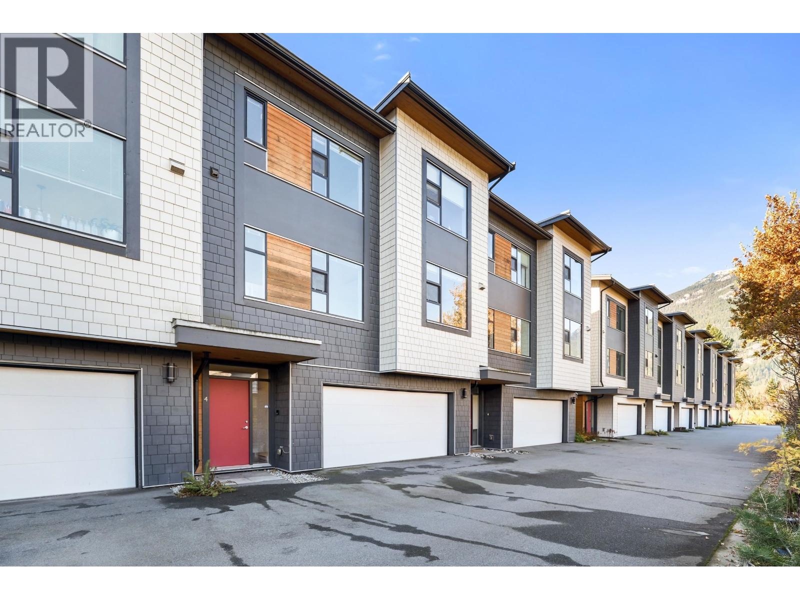 4 38447 BUCKLEY AVENUE, Squamish