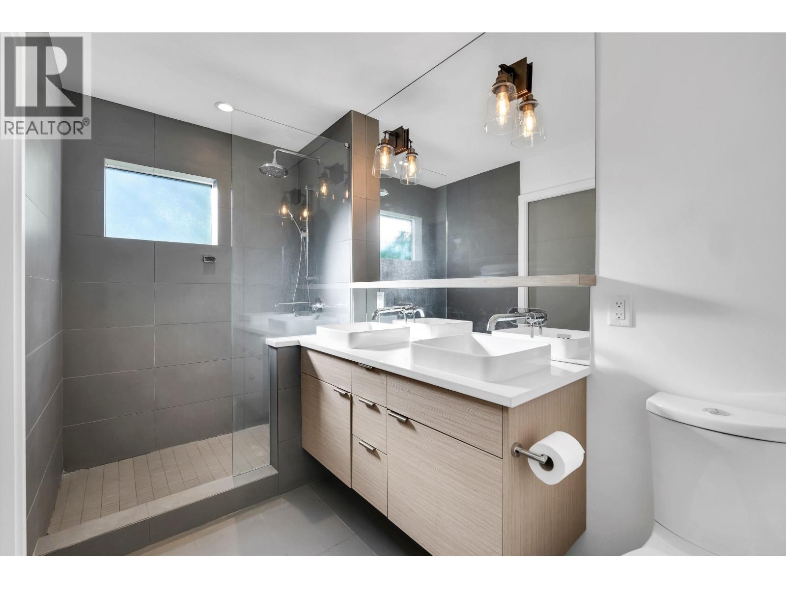 4 38447 BUCKLEY AVENUE, Squamish