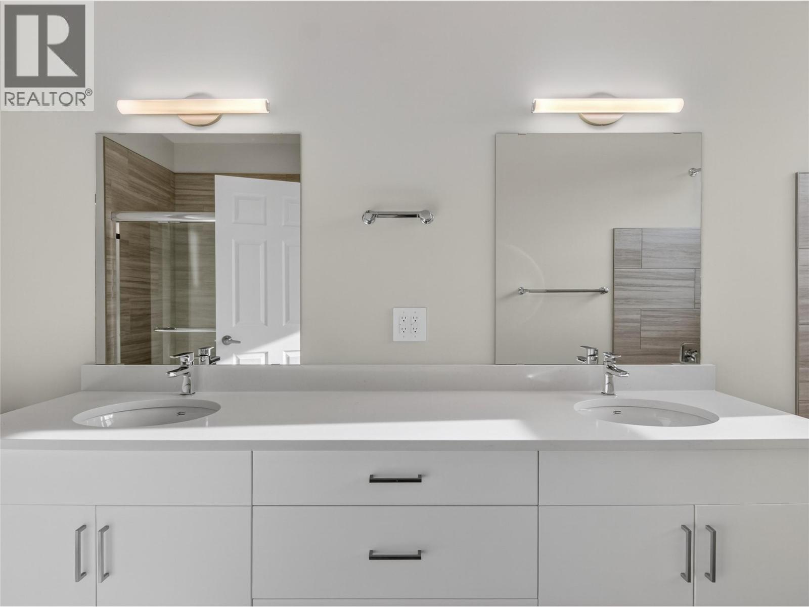 3362 SKAHA LAKE Road Unit# 1303, Penticton