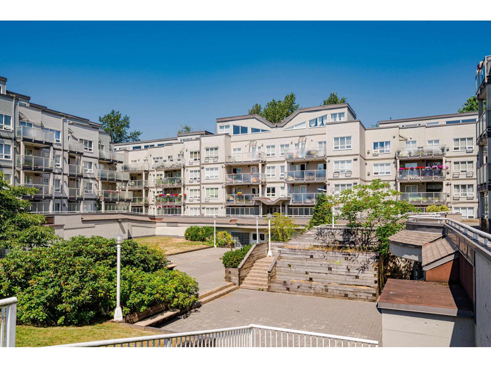 415 14377 103 Avenue - photo 2