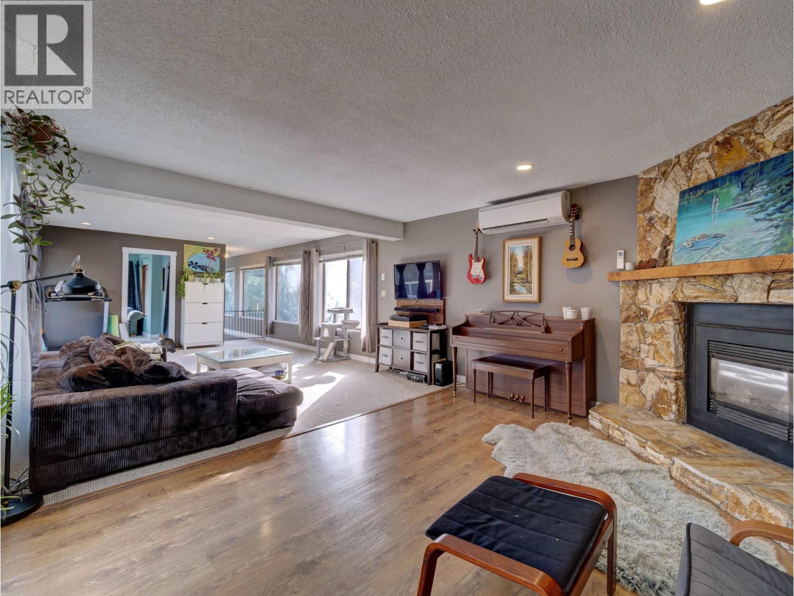 143 PRATT ROAD, Gibsons