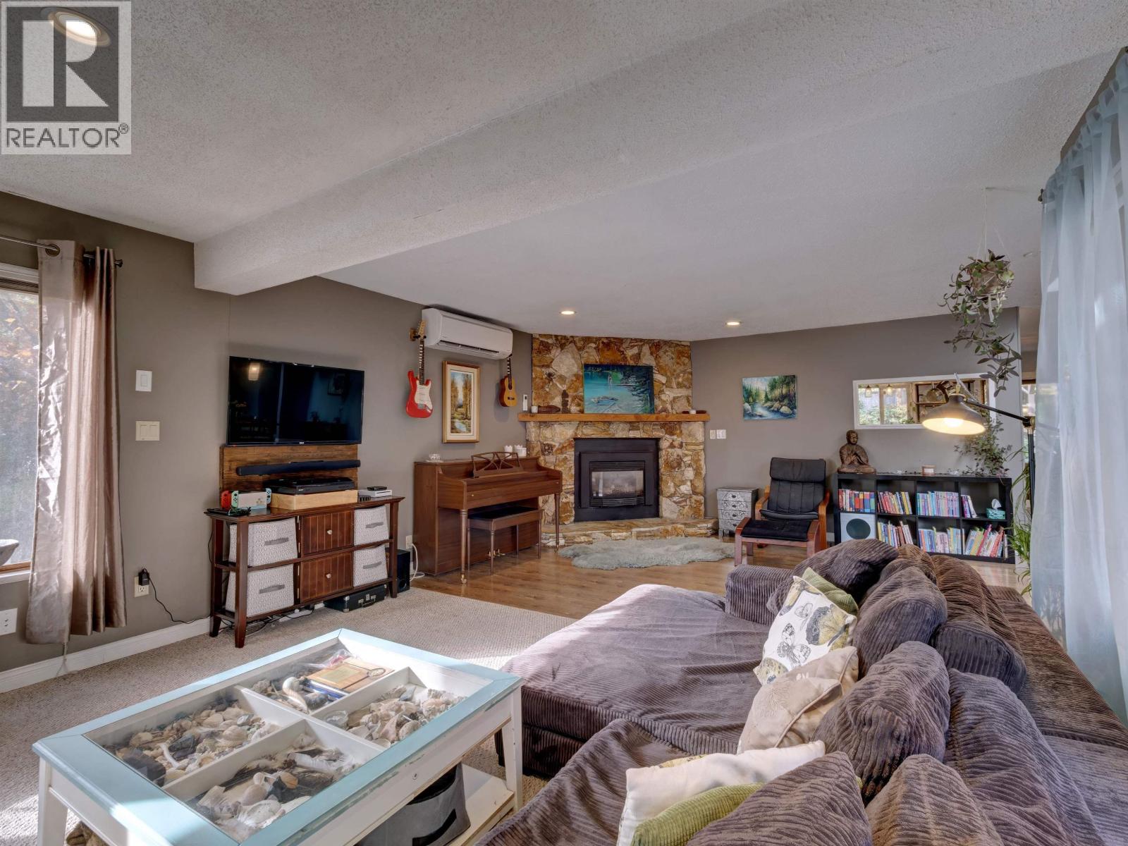 143 PRATT ROAD, Gibsons