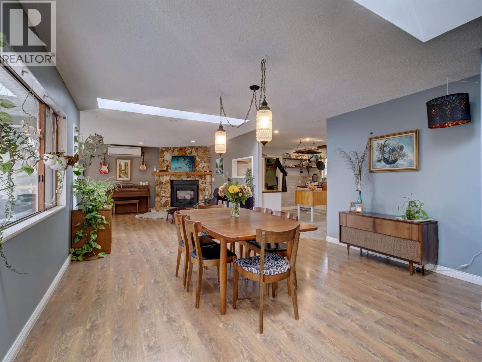 143 PRATT ROAD, Gibsons