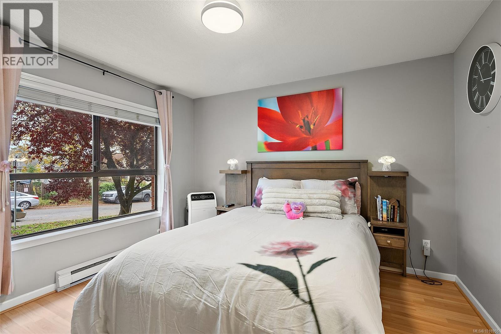 202 7 Gorge Road West, Saanich