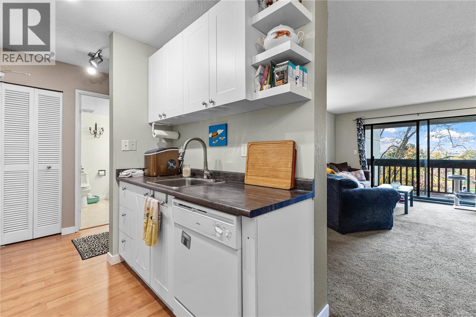 309 3277 Glasgow Avenue, Saanich