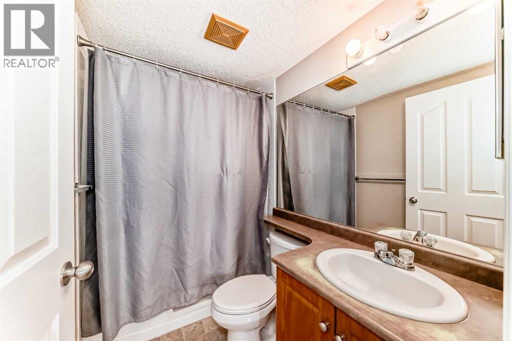 Single Family House for Sale in   Country Village Bay NE Country Hills Village Calgary 