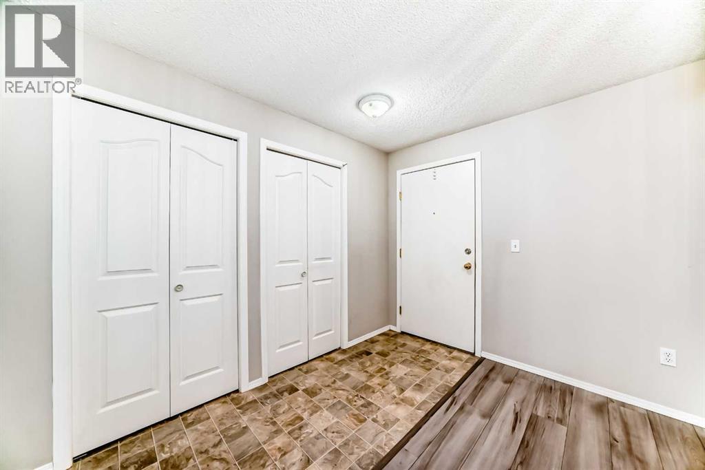 Single Family House for Sale in   Country Village Bay NE Country Hills Village Calgary 