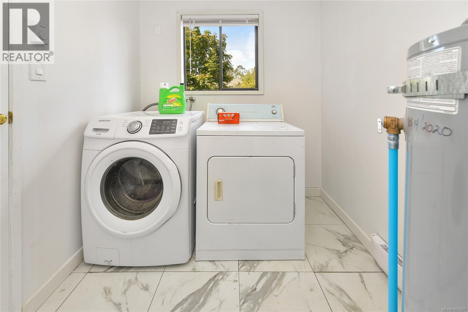 7037 WALLACE Dr, Central Saanich