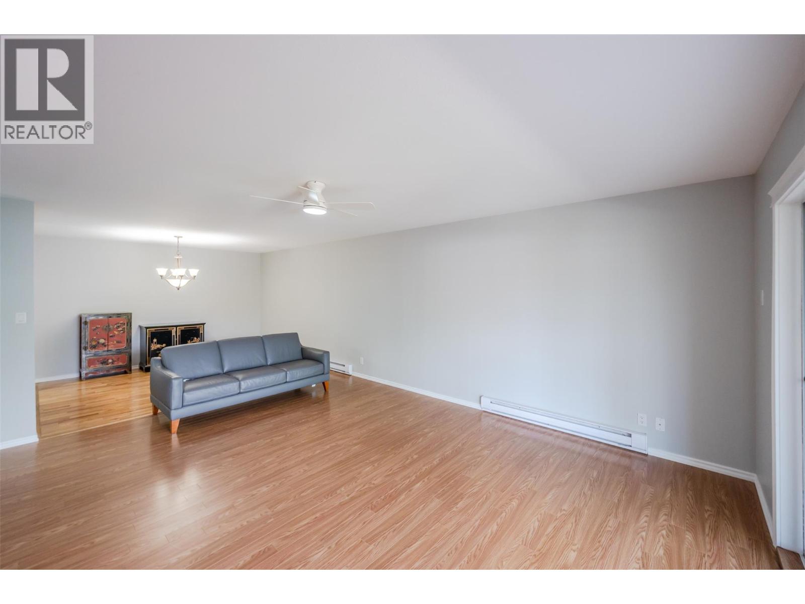 208 272 Green Avenue West, Penticton