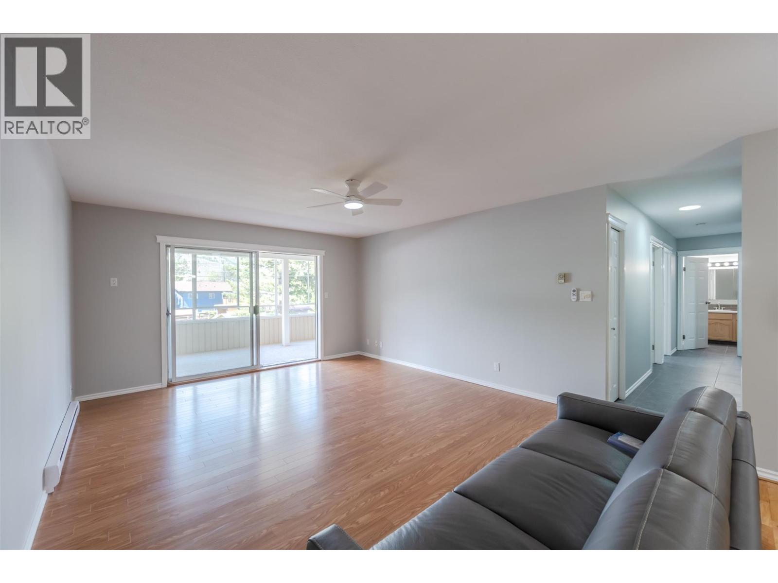 208 272 Green Avenue West, Penticton