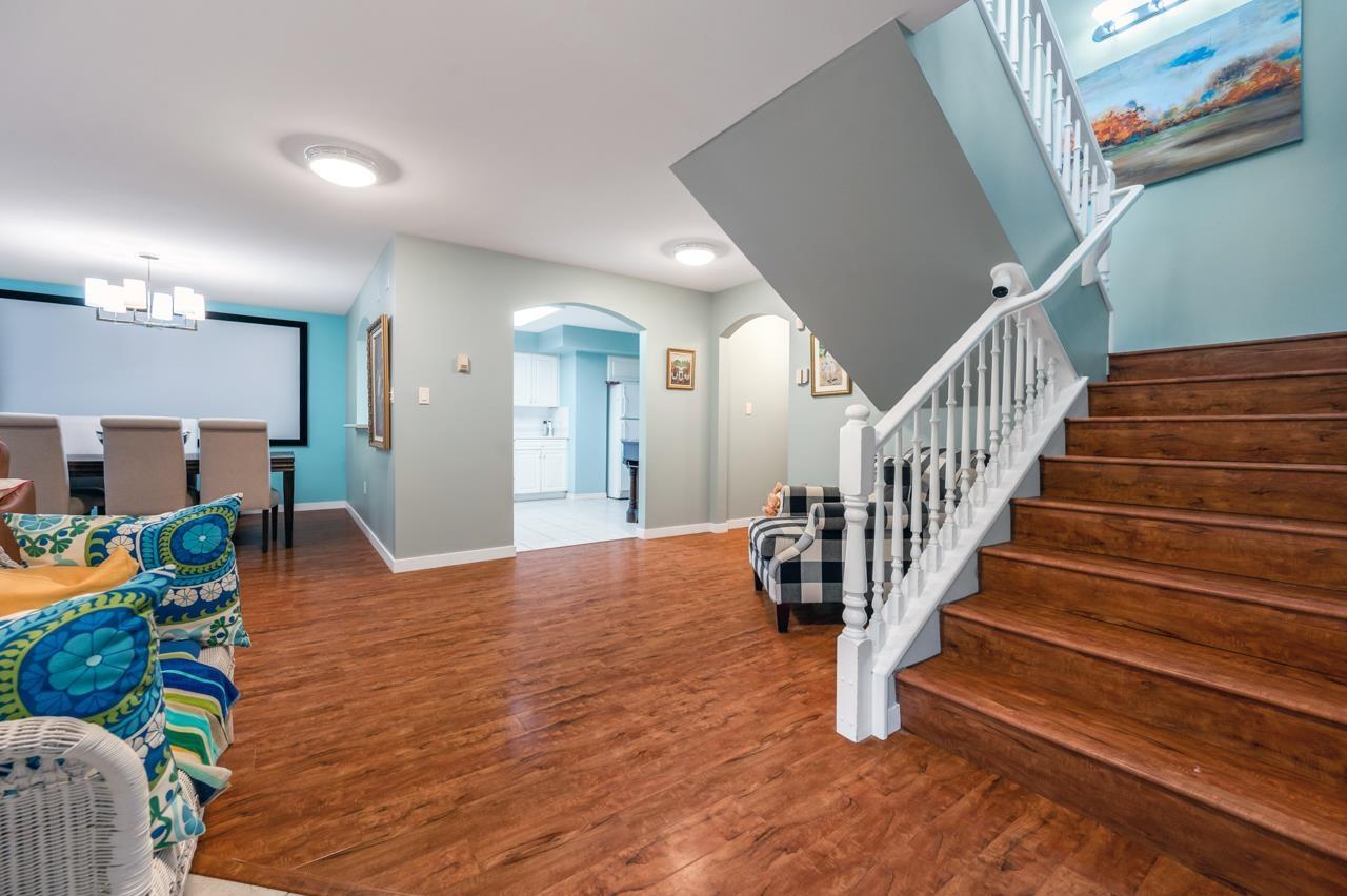 101 15111 RUSSELL AVENUE, White Rock