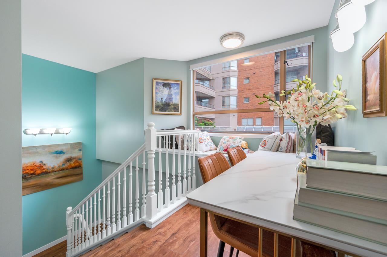 101 15111 RUSSELL AVENUE, White Rock