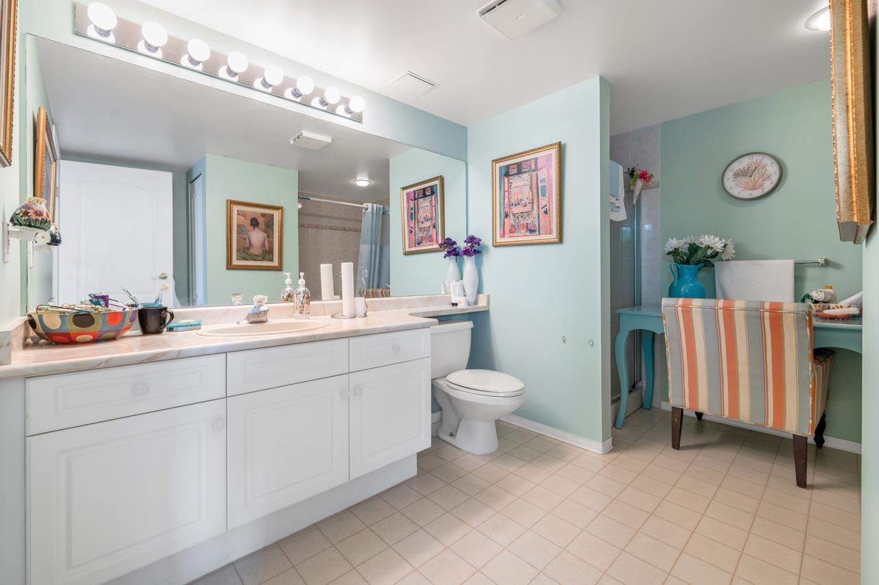 101 15111 RUSSELL AVENUE, White Rock