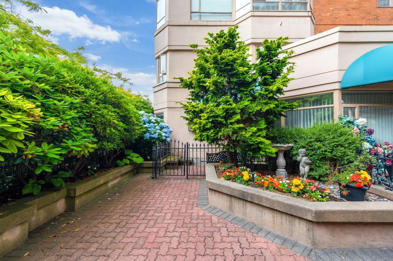 101 15111 RUSSELL AVENUE, White Rock