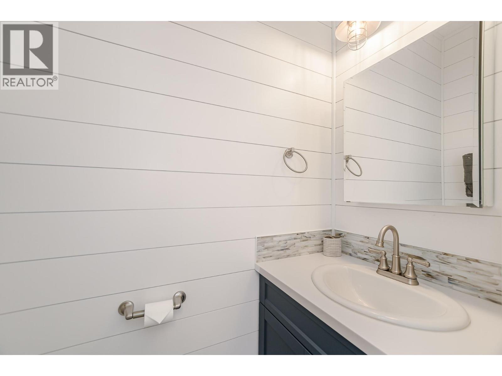 76 8843 97A Highway, Swansea Point