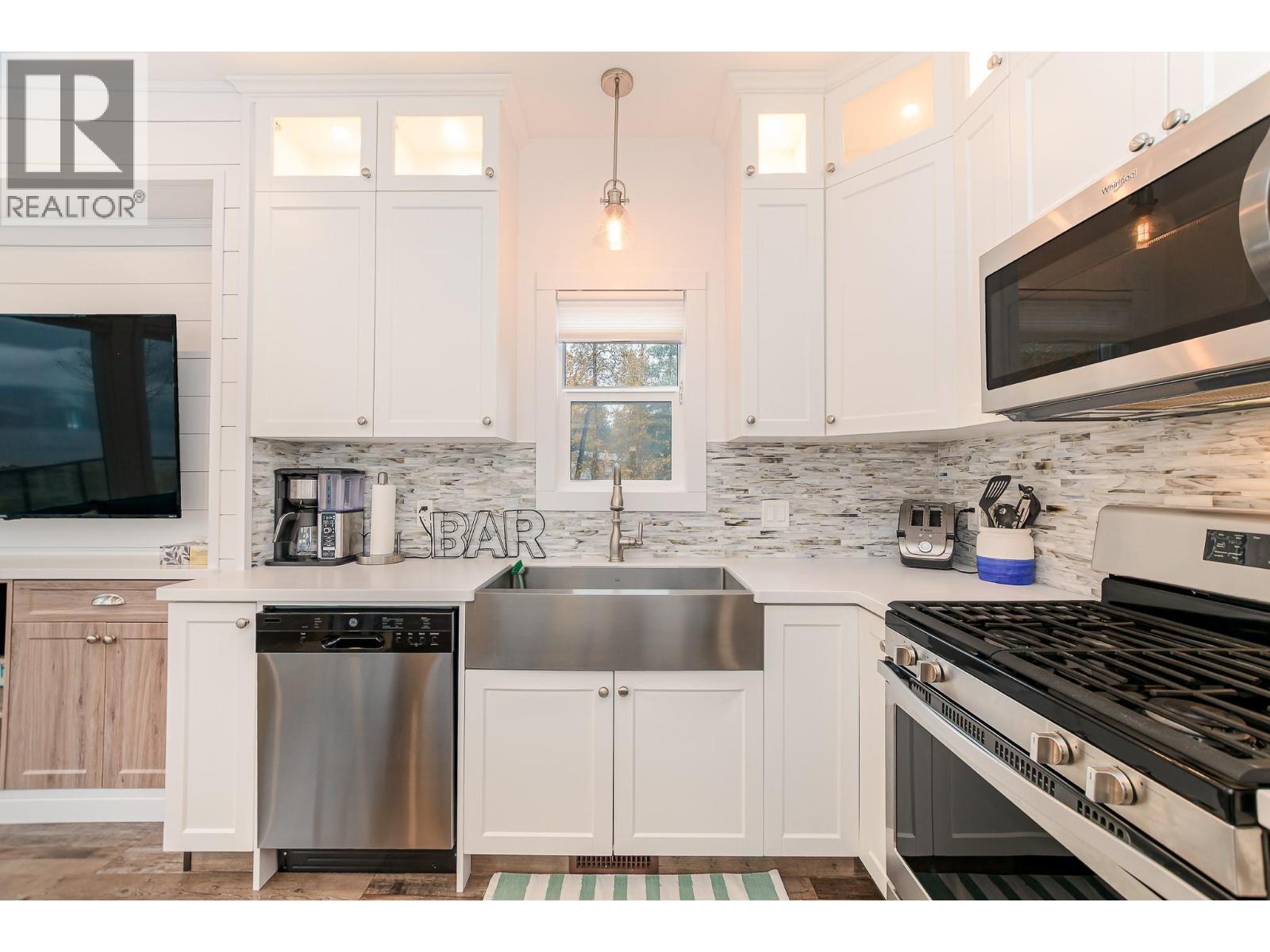 76 8843 97A Highway, Swansea Point