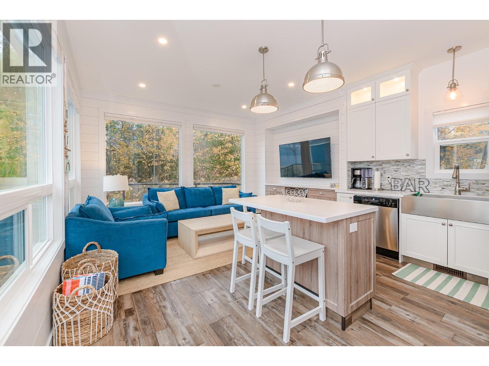 76 8843 97A Highway, Swansea Point