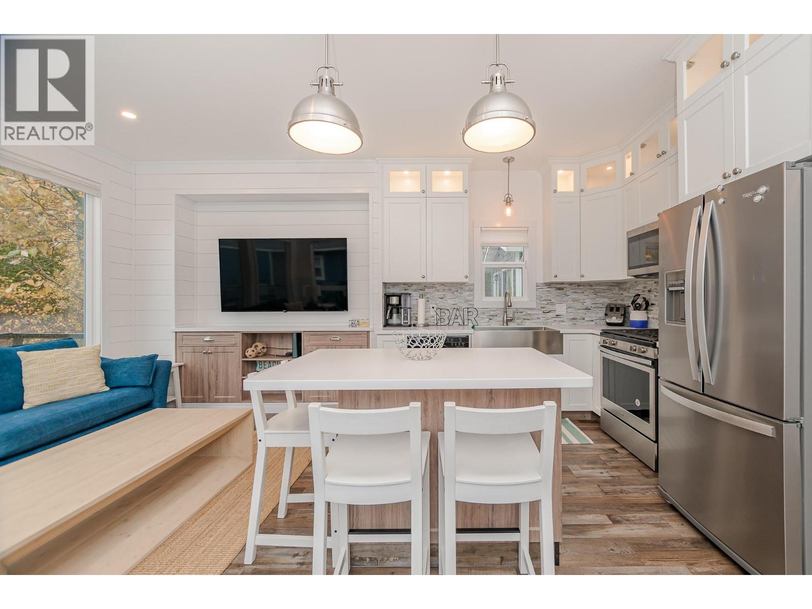 76 8843 97A Highway, Swansea Point