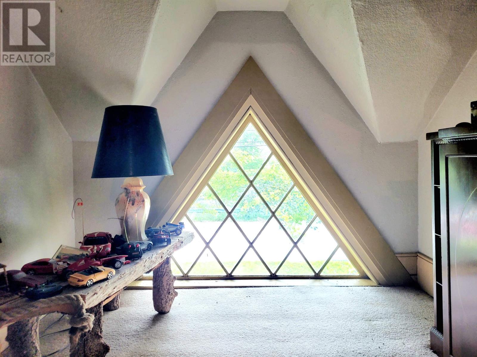 Property 19 of 43 of 221 Highway 8