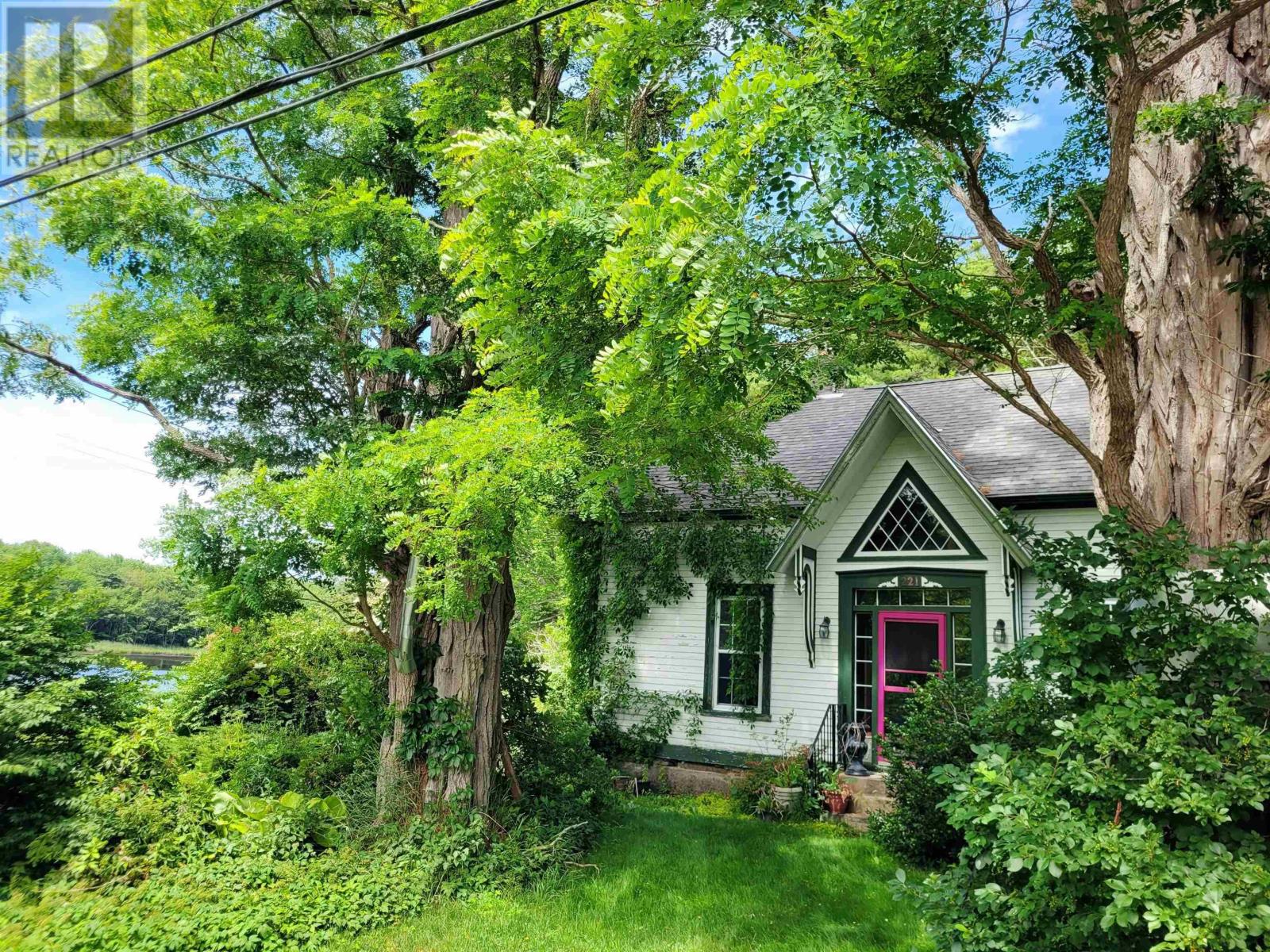 Property 22 of 43 of 221 Highway 8