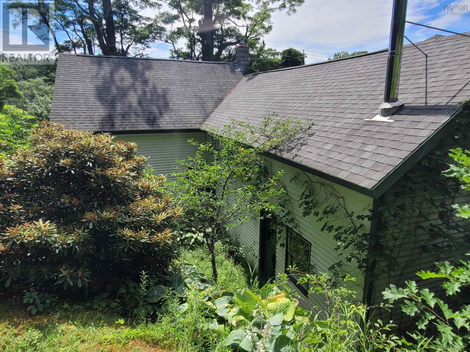 Property 28 of 43 of 221 Highway 8