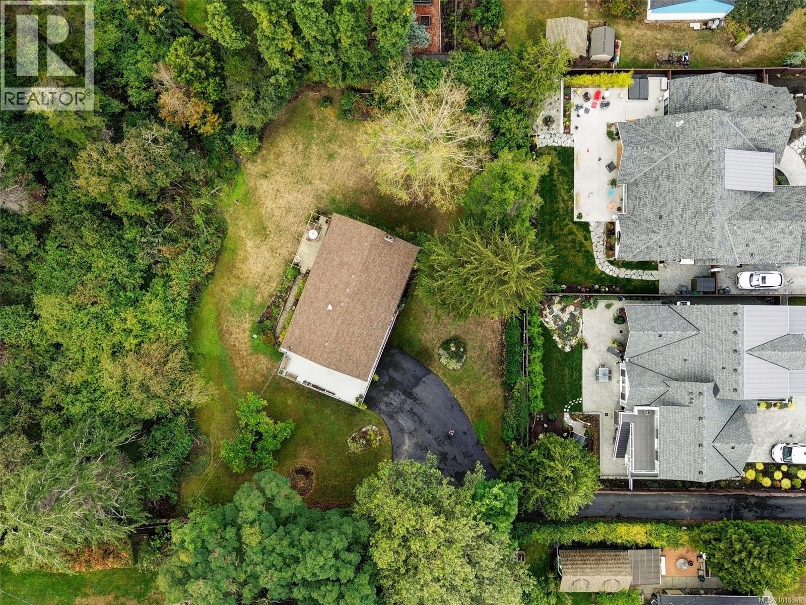  1575 Mileva Lane, Saanich