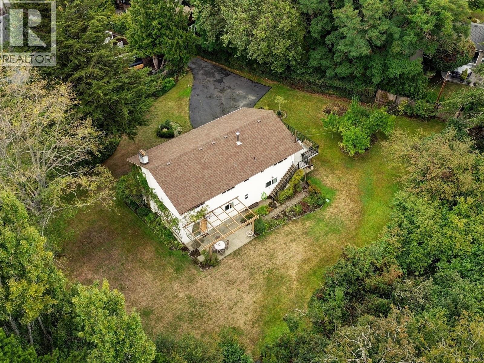  1575 Mileva Lane, Saanich