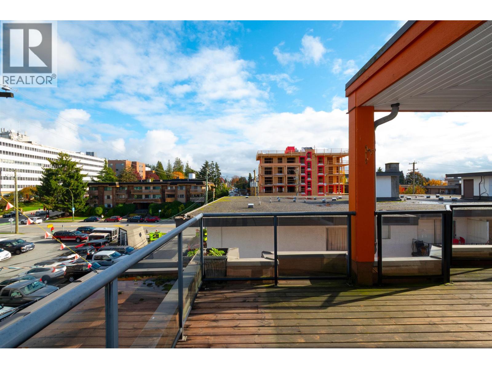 304 152 E 12TH STREET, North Vancouver