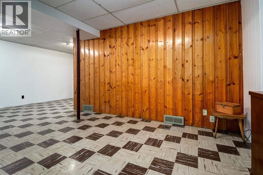 Single Family House Bungalow for Sale in  Thornburn Drive NW Thorncliffe Calgary 