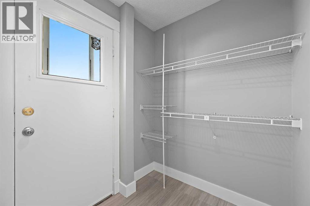 Single Family House for Sale in  Castlegreen Close NE Castleridge Calgary 