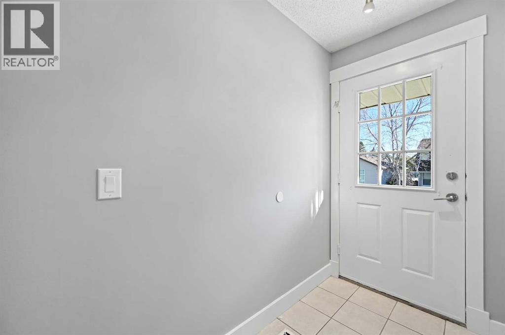 Single Family House for Sale in  Castlegreen Close NE Castleridge Calgary 