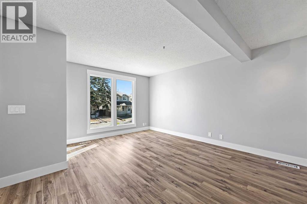 Single Family House for Sale in  Castlegreen Close NE Castleridge Calgary 