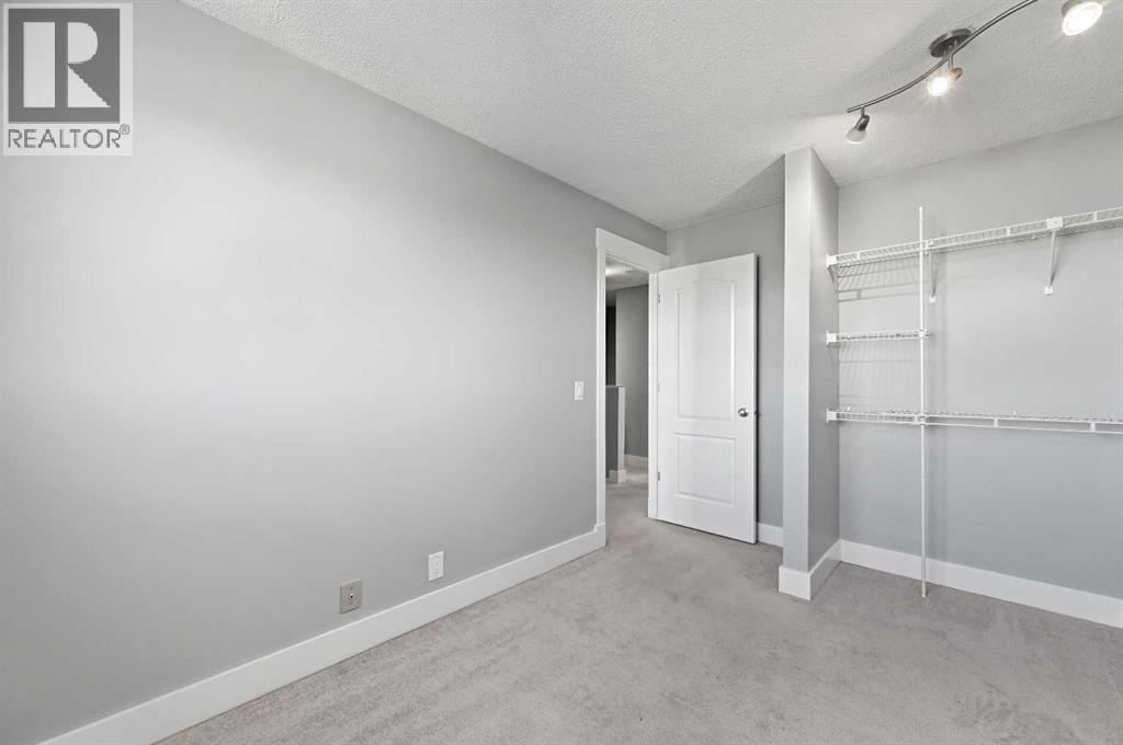 Single Family House for Sale in  Castlegreen Close NE Castleridge Calgary 