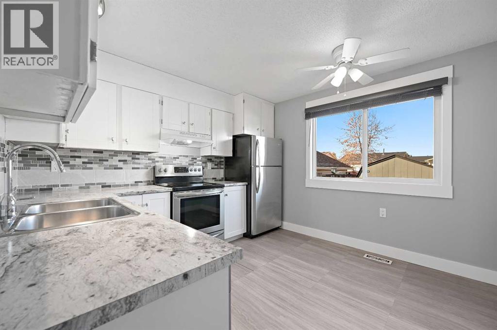 Single Family House for Sale in  Castlegreen Close NE Castleridge Calgary 