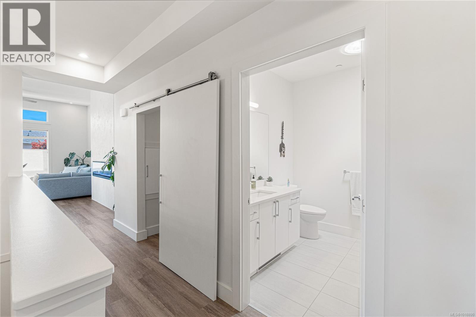 5 243 Corfield St S, Parksville