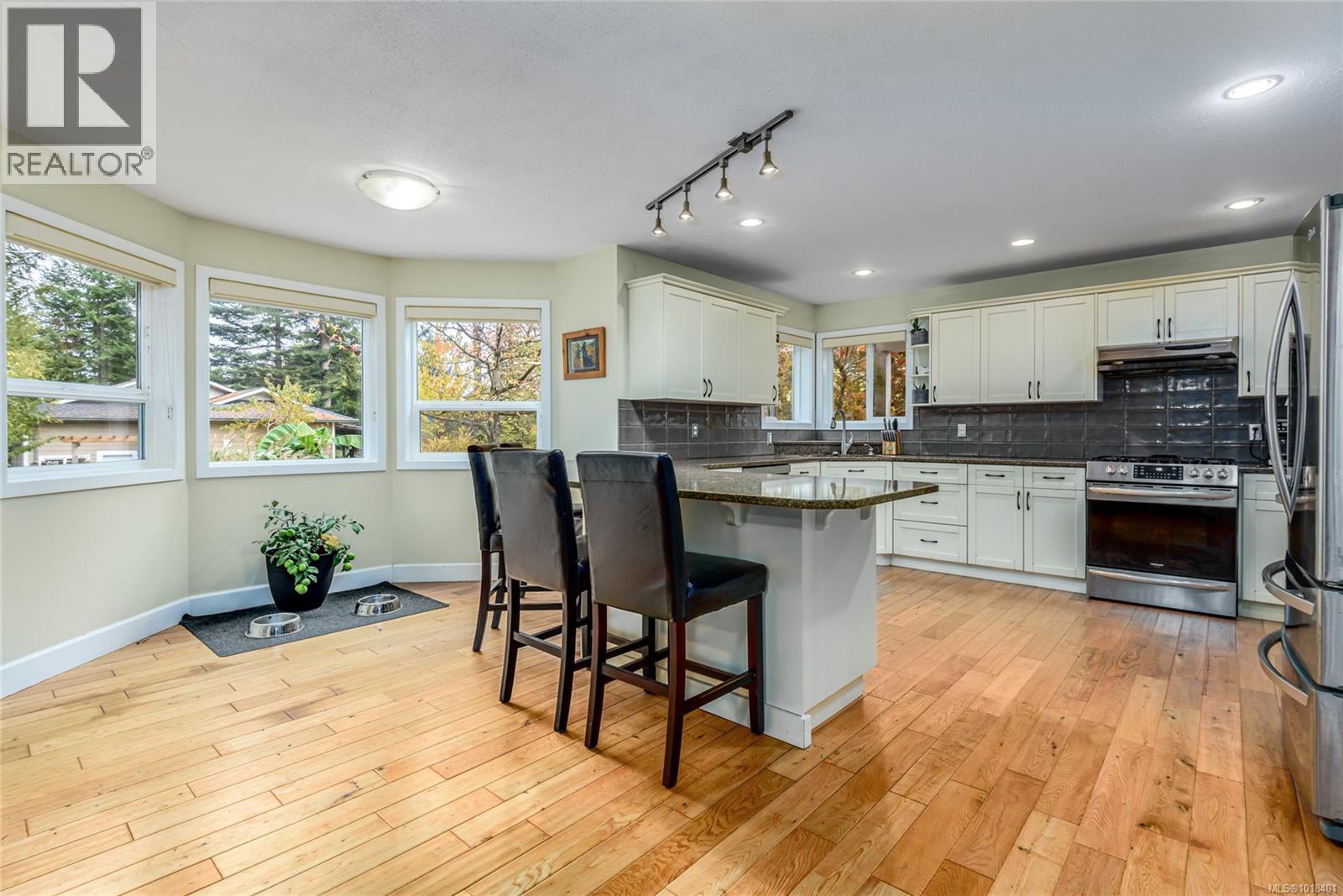 1230 Glen Urquhart Dr, Courtenay