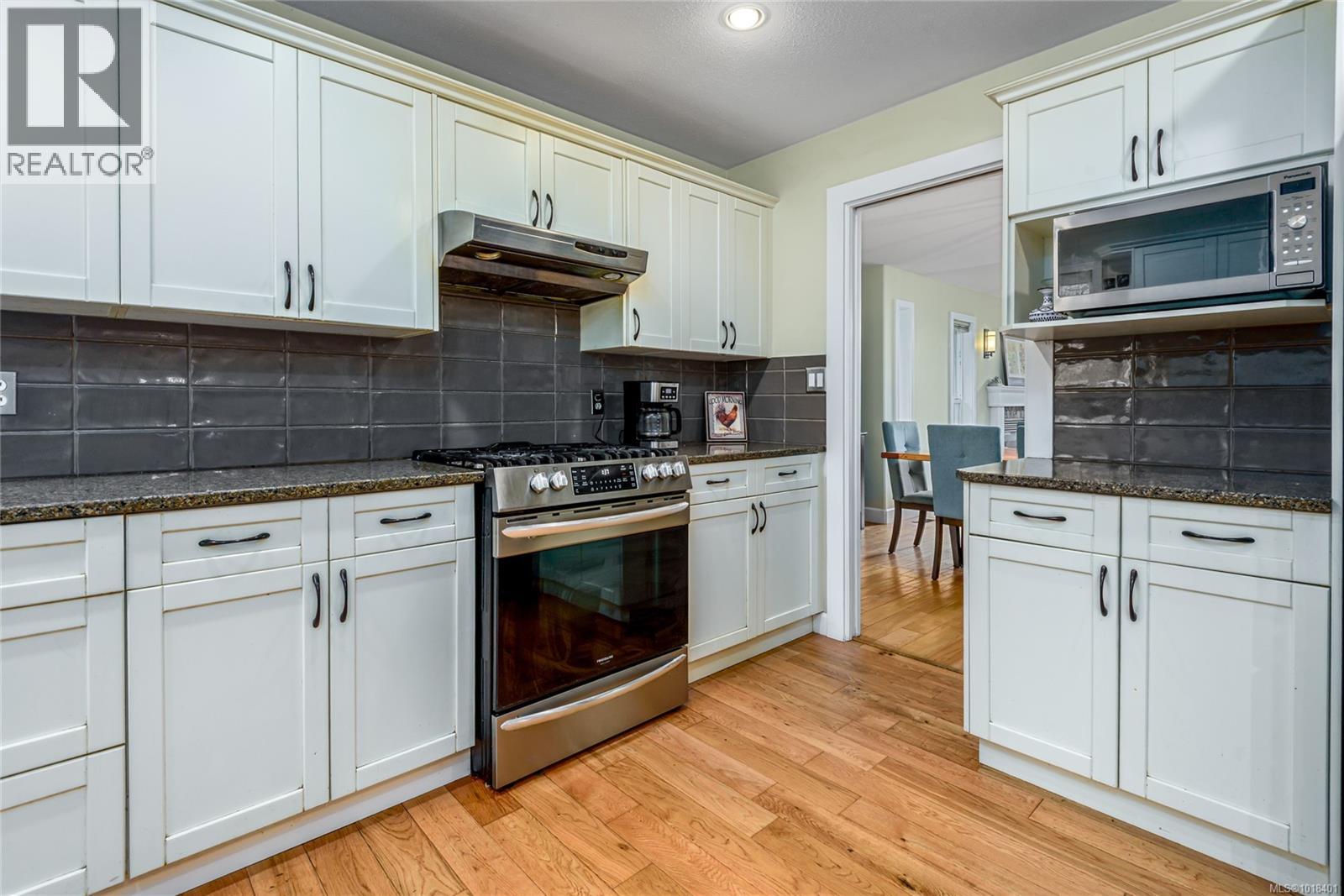 1230 Glen Urquhart Dr, Courtenay