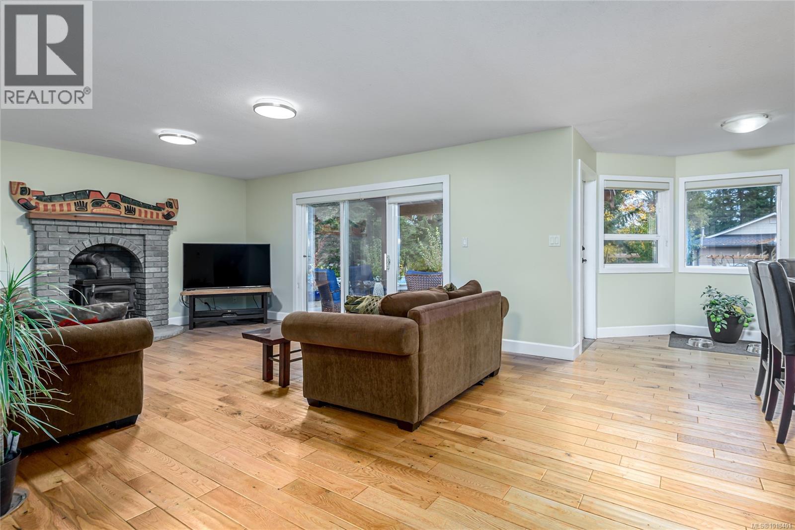 1230 Glen Urquhart Dr, Courtenay