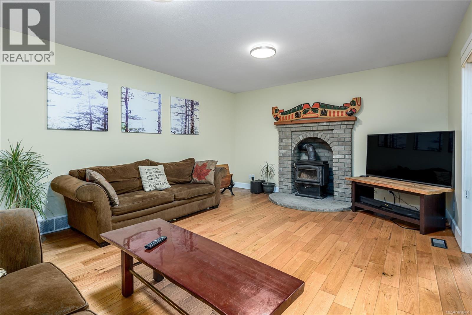 1230 Glen Urquhart Dr, Courtenay