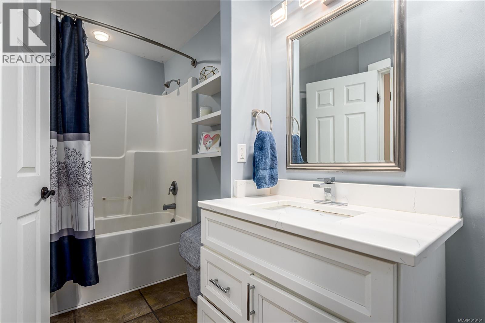 1230 Glen Urquhart Dr, Courtenay