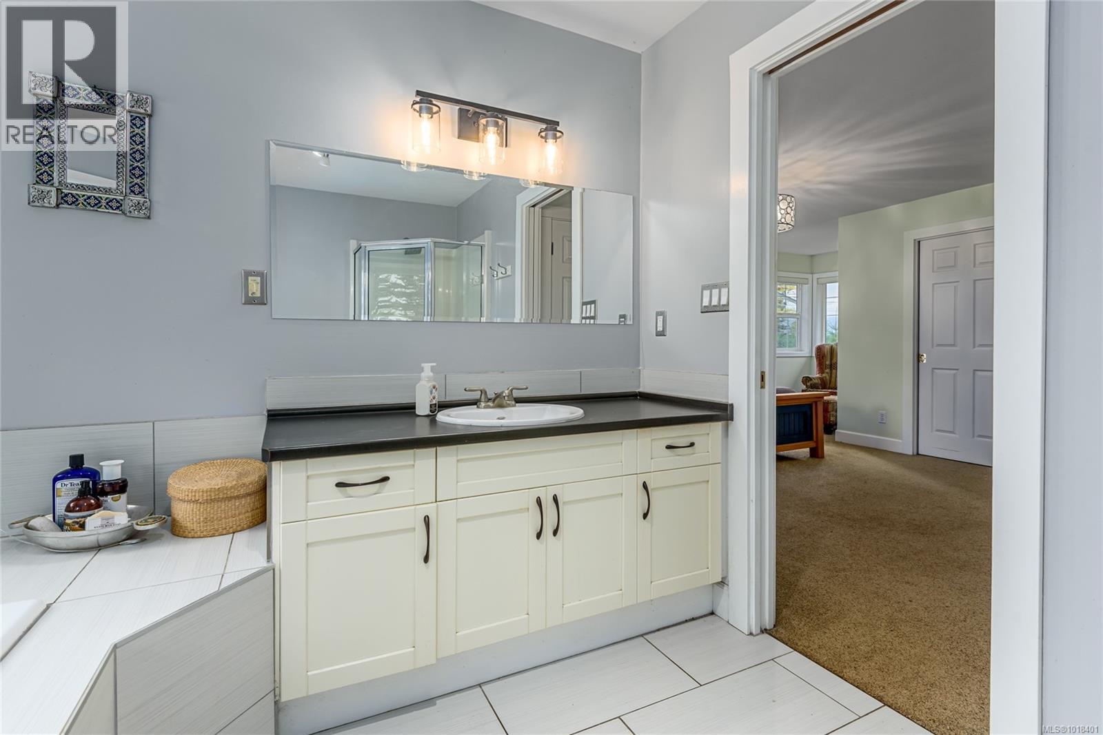 1230 Glen Urquhart Dr, Courtenay