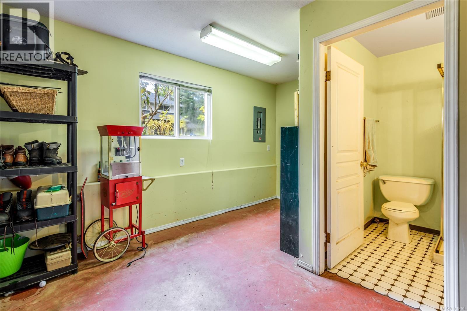 1230 Glen Urquhart Dr, Courtenay