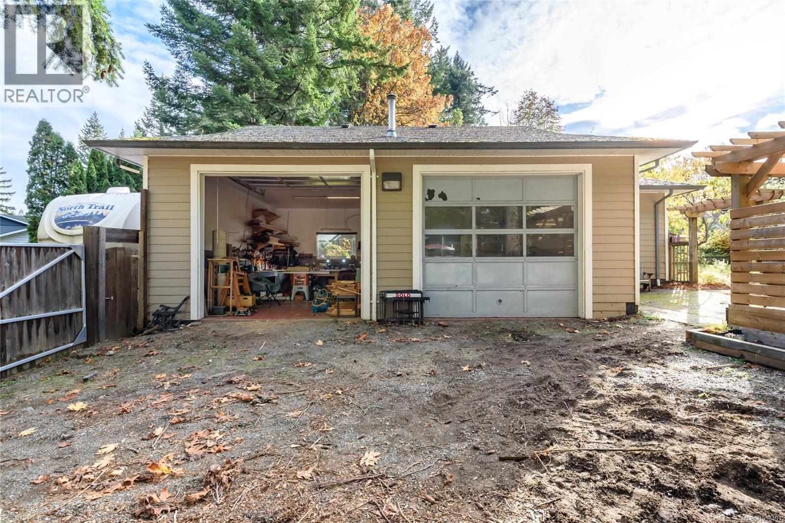 1230 Glen Urquhart Dr, Courtenay
