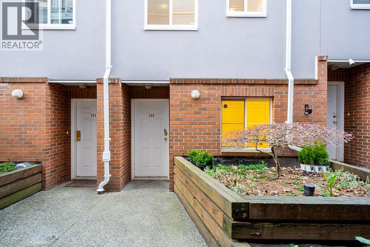 103 624 AGNES STREET, New Westminster